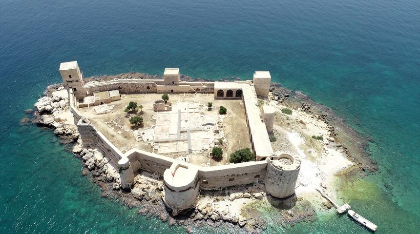 Kızkalesi'nde turizmcilerin yüzünü bayram tatili güldürdü