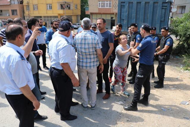 Kadıköy Fikirtepe'de metruk binalarda yaşayanlar tahliye ediliyor