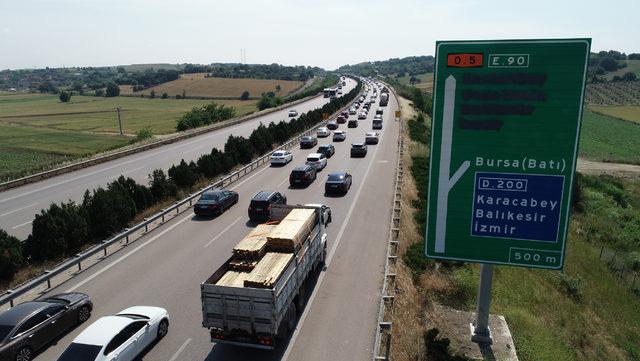 İstanbul-Bursa- İzmir yolunda trafik durma noktasında