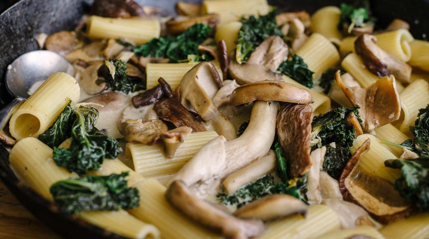 Pratik Mantar Soslu Makarna Tarifi