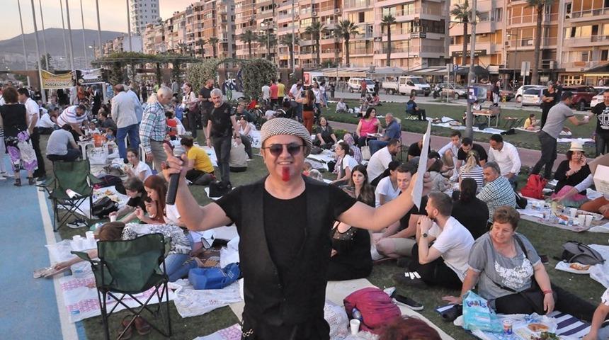 Mikrop Hikmet&rsquo;ten hoşg&ouml;r&uuml; iftarı