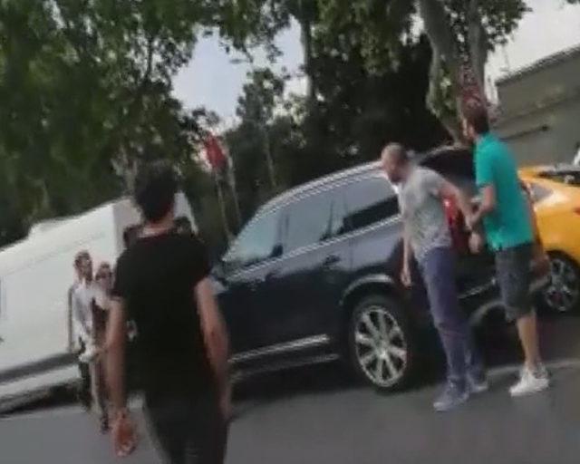 Halit Ergenç'in trafik kavgası kamerada