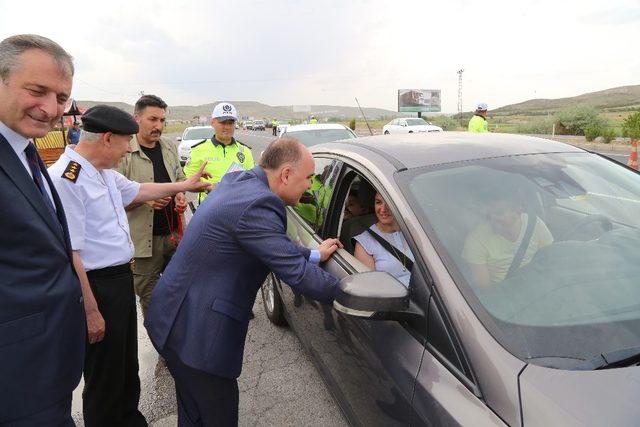 Vali Günaydın Bayram Öncesi Uygulama Noktasını Denetledi