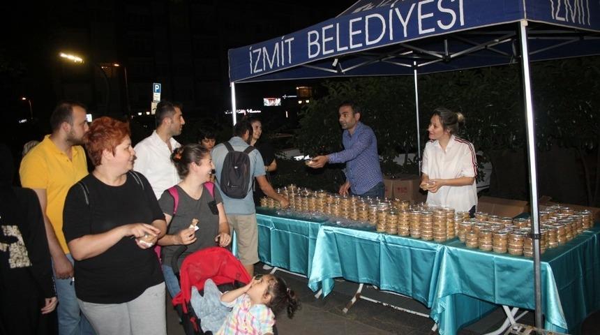 İzmit Belediyesi&rsquo;nden 7 bin helva