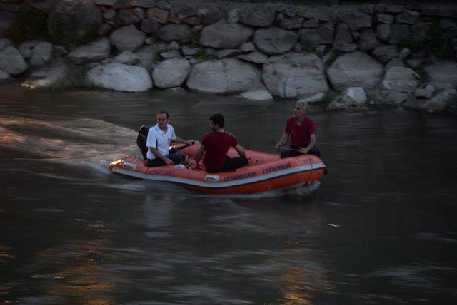 Dicle Nehri'nde iki ayrı olayda can pazarı yaşandı: 7 çocuk kurtarıldı, 1 kişi kayıp
