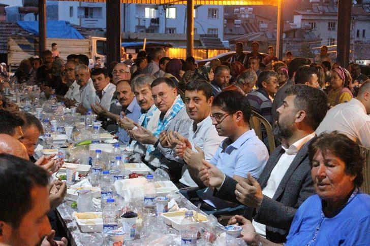 Hatay Büyükşehir Belediyesinden Yayladağı’nda iftar G3