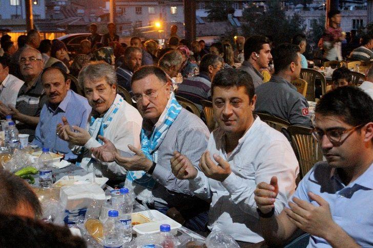 Hatay Büyükşehir Belediyesinden Yayladağı’nda iftar G5