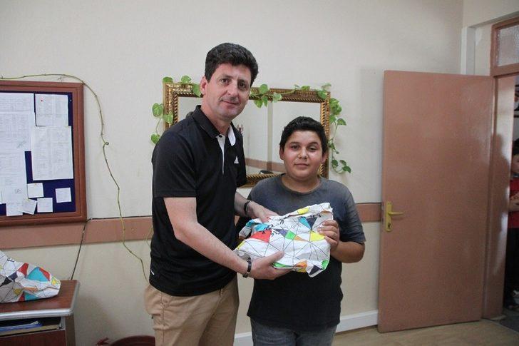 Gönül Elçilerinden öğrencilere bayram hediyesi G3