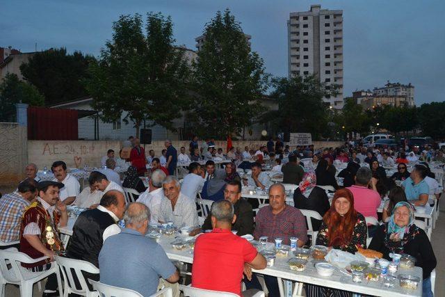 Kozan’da şehit ailelerine ve gazilere iftar programı