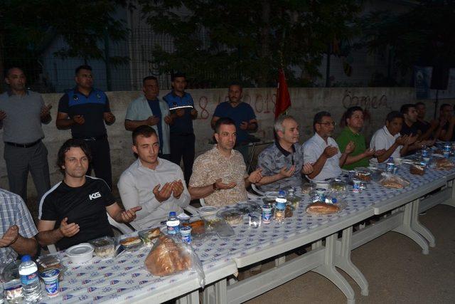 Kozan’da şehit ailelerine ve gazilere iftar programı