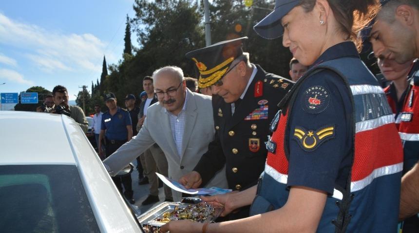 Korgeneral Çitil, Vali Köşger ile birlikte Aydın’da bayram trafiğini denetledi