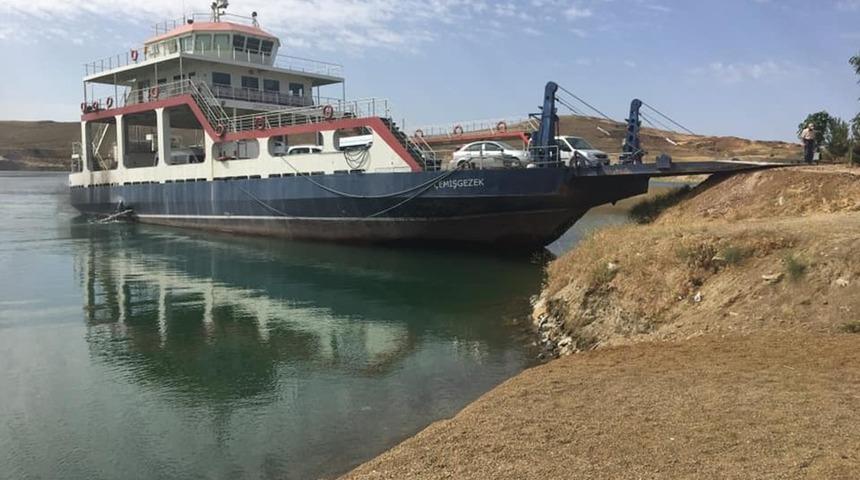 &Ccedil;emişgezek feribot seferleri bayramda &uuml;cretsiz oldu