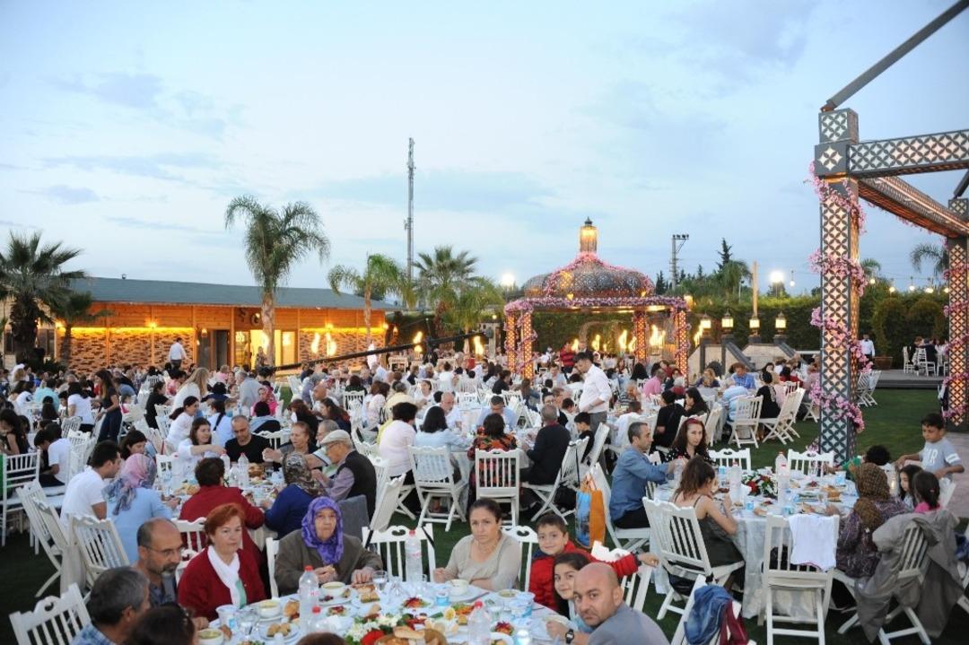 Bal&ccedil;ova&rsquo;nın dostluk sofrası