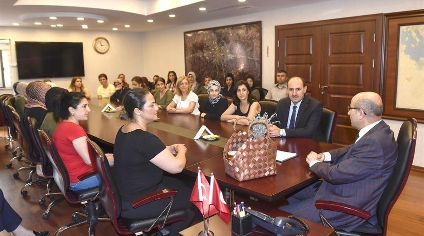 Vali Demirtaş: "Kadınlara kendi kimliklerini ifade edecekleri platformlar oluşturacağız"