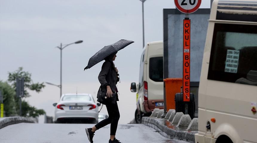 Meteoroloji'den sağanak yağış uyarısı! Gece saatlerinde İstanbul'a da geliyor