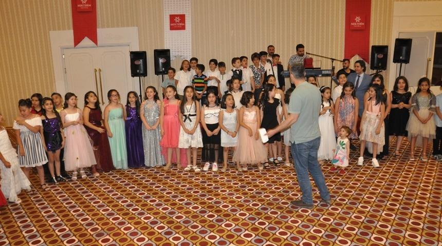 Mektebim&rsquo;in miniklerinin ilk mezuniyet heyecanı