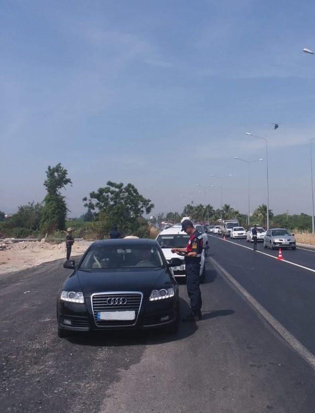 Mersin’de bayram trafiği havadan denetleniyor