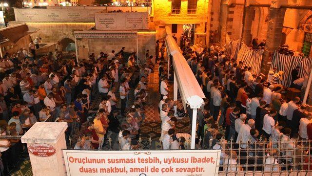 Şıh Meydanında Kadir Gecesi coşkusu yaşandı