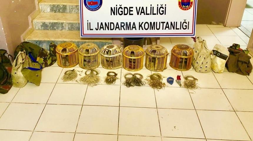 Jandarma keklik avcılarını yakaladı