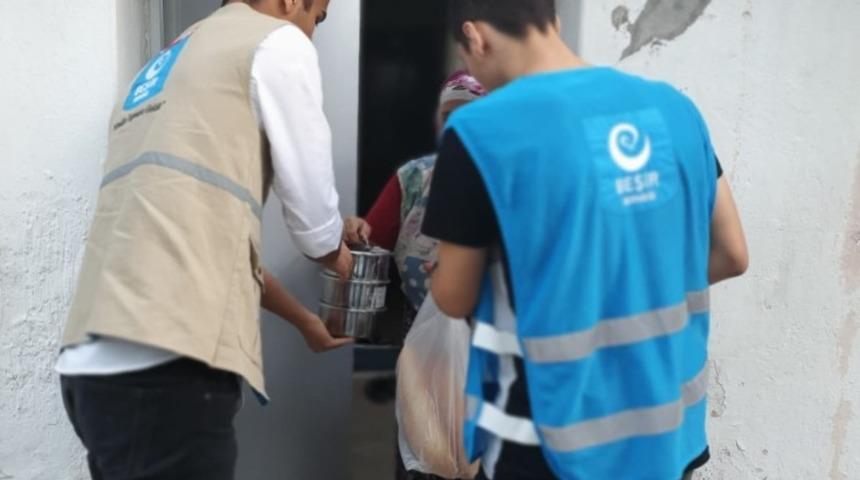 Beşir Derneği g&ouml;n&uuml;lleri fethetti