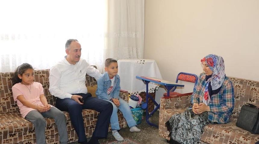 Başkan Saygılı’dan “çat kapı” ev ziyaretleri