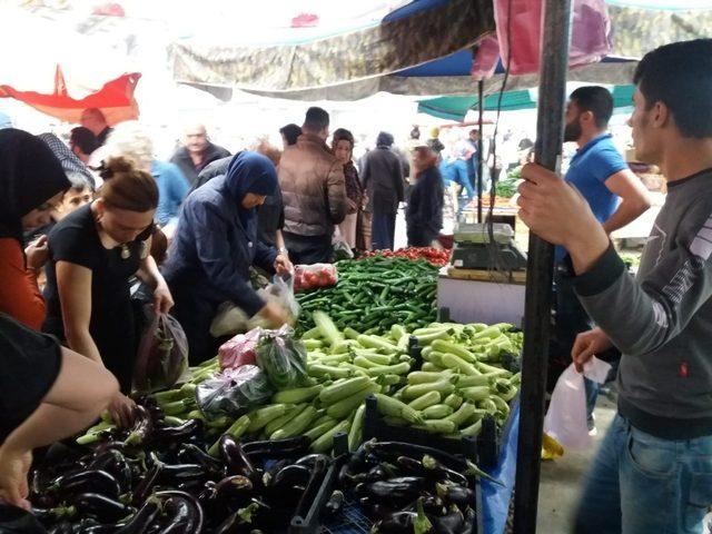 Sebze ve meyve fiyatları vatandaşların yüzünü güldürdü