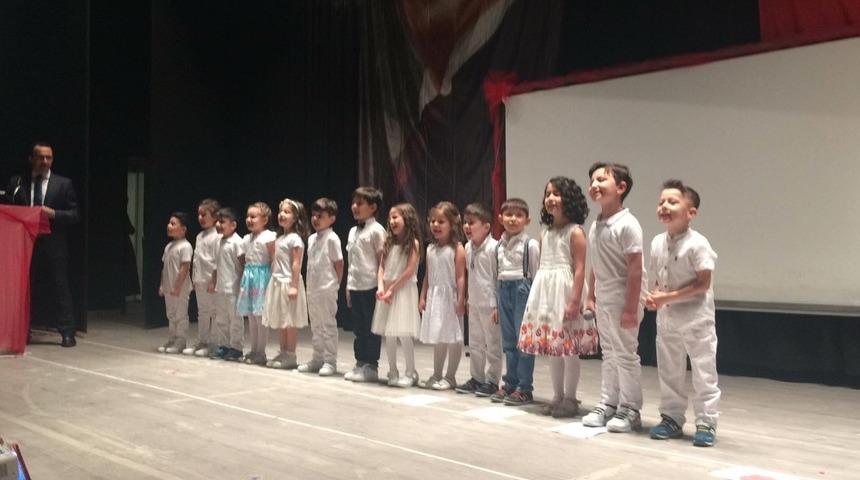 Minikler için sene sonu programı yapıldı