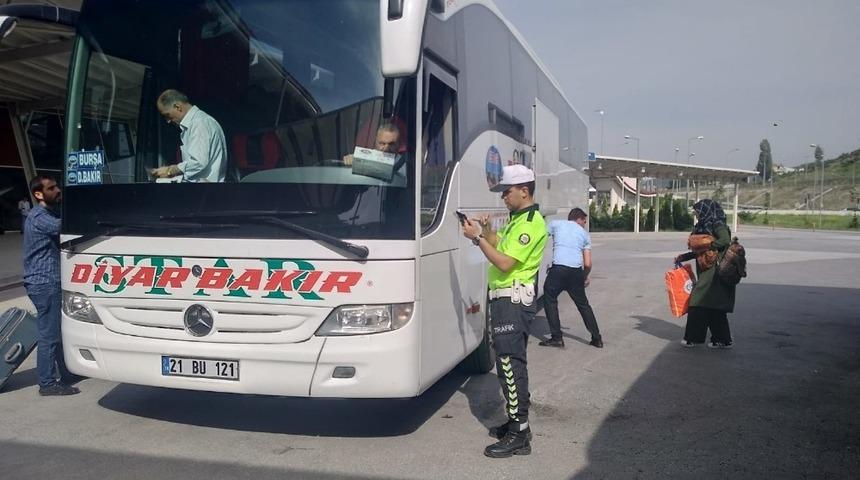 Şehirlerarası yolcu otob&uuml;sleri denetleniyor