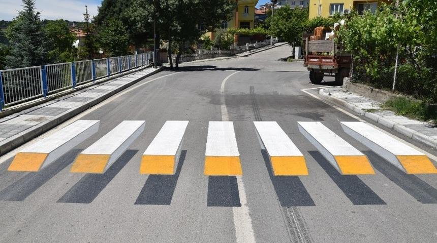 Dursunbey&rsquo;de 3 boyutlu yaya ge&ccedil;idi projesi