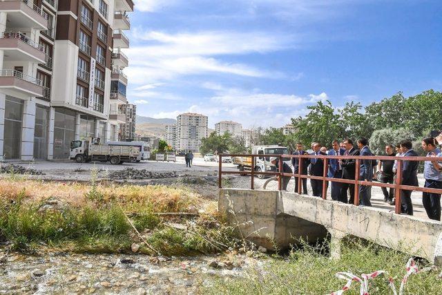 Güngör Caddesi asfaltlanıyor