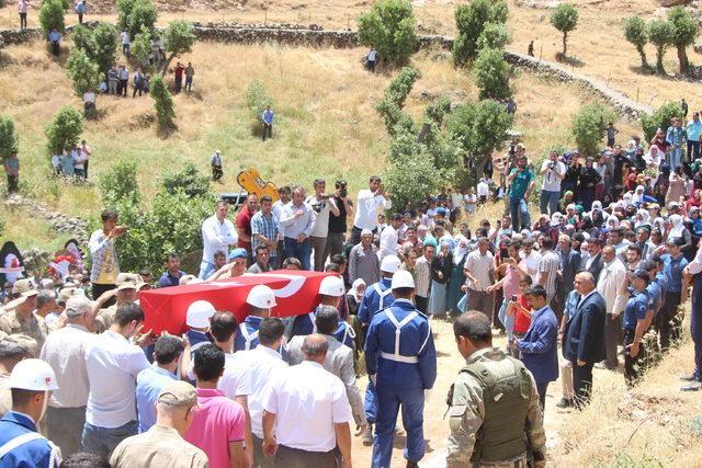 Şehit Sait Barış, Kürtçe ağıtlarla son yolculuğuna uğurlandı