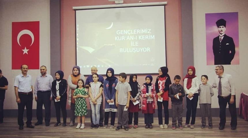 Orhaneli&rsquo;de gen&ccedil;ler Kur-an&rsquo;ı Kerim ile buluşuyor