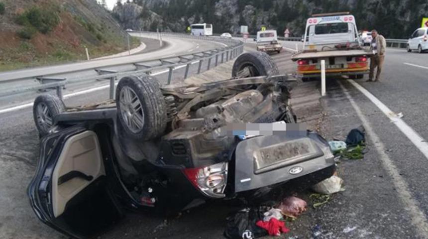 Bayram tatilinin ikinci gününde de trafik kazaları can aldı