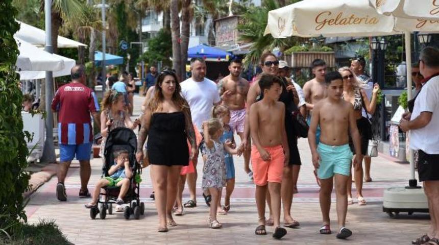 Sahilde yer kalmadı! İl&ccedil;ede doluluk oranı y&uuml;zde 90'a ulaştı