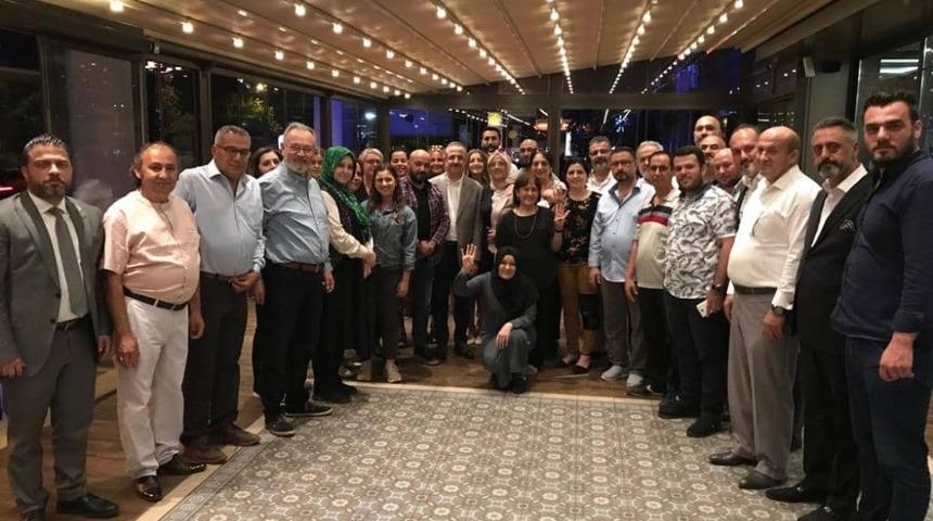 Başkan Sürekli ve Kızılelma İzmir Platformu iftarda buluştu