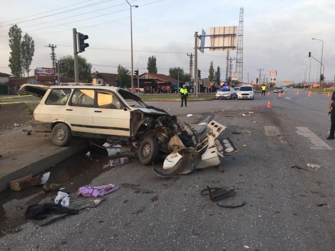 &Ccedil;orum&rsquo;da 3 ayrı kaza: 3 &ouml;l&uuml;, 11 yaralı