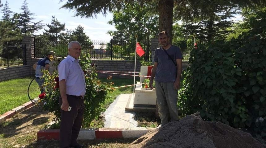 Bolvadin İl&ccedil;e Şehitliğine mermer d&ouml;şemesi