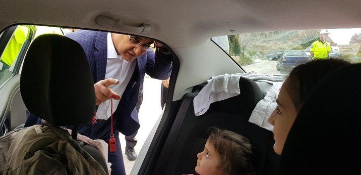 Vali broşür dağıtıp sürücüleri uyardı G2