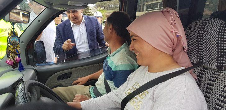 Vali broşür dağıtıp sürücüleri uyardı G3