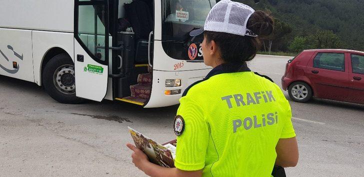 Vali broşür dağıtıp sürücüleri uyardı G5