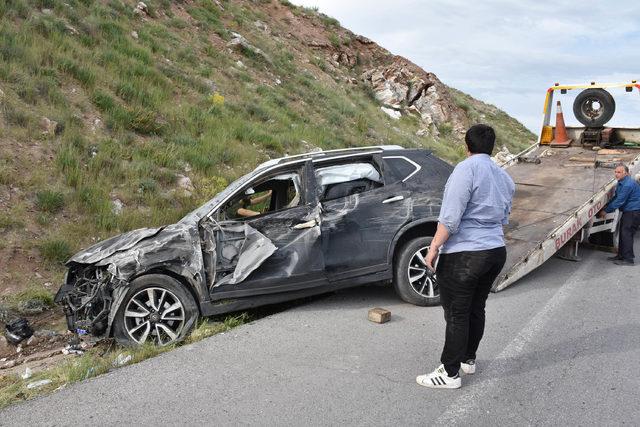 Bayram tatiline giden doktor kaza yaptı: 4 yaralı