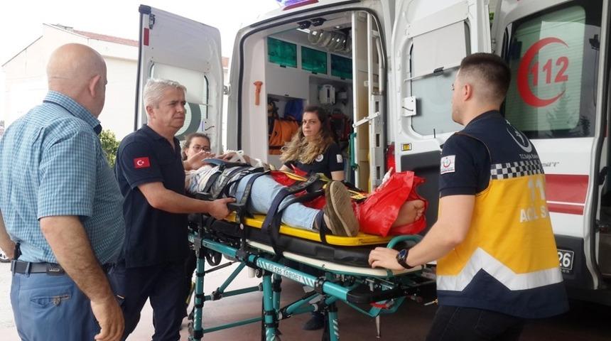 Otomobille çarpışan motosikletin sürücüsü yaralandı