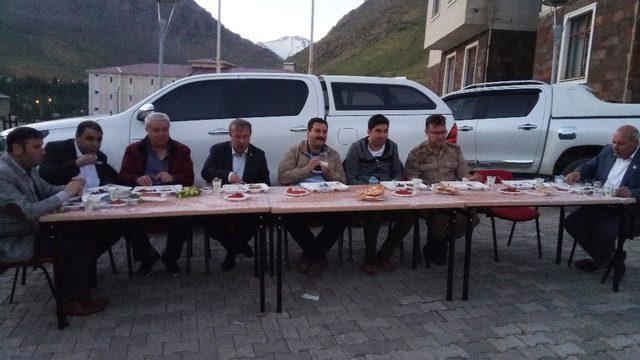 Kaymakamlık ve belediye başkanlığında güvenlik görevlilerine iftar