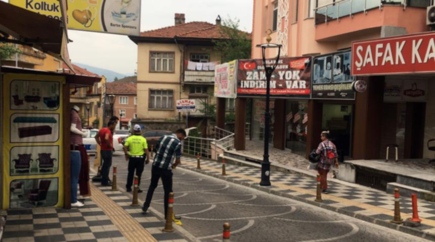 Bartın'da bir kişi, eşine laf attığını iddia ettiği şahısları sokak ortasında vurdu 