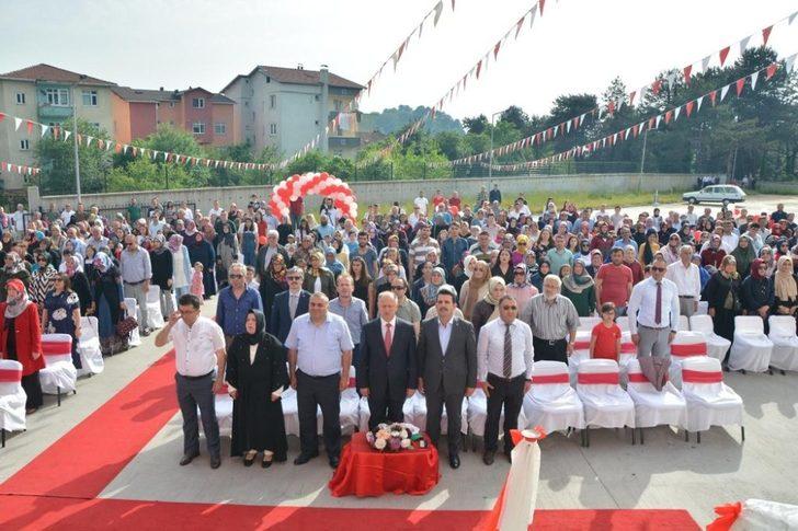 135 İmam Hatipli öğrenci mezun olmanın sevincini yaşadı G3