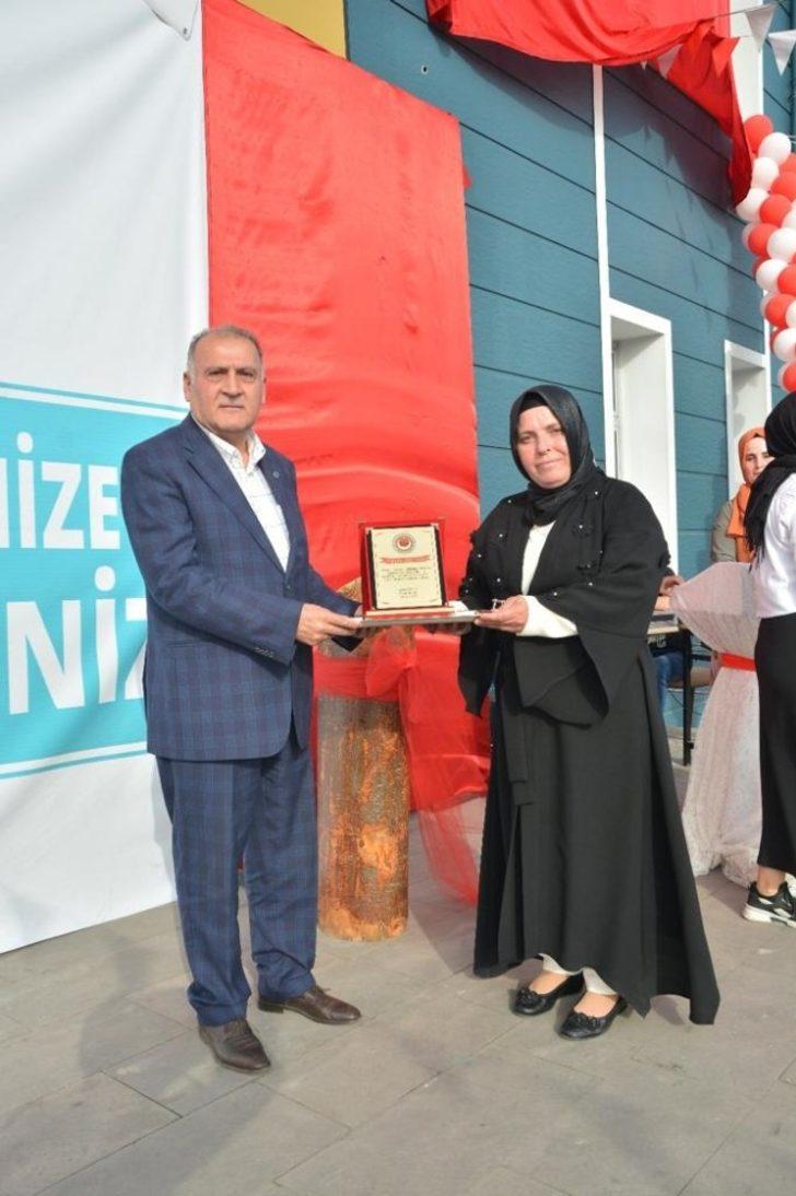 135 İmam Hatipli öğrenci mezun olmanın sevincini yaşadı G4