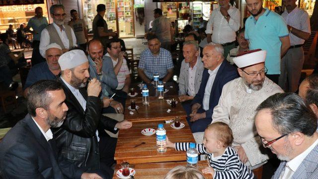 Diyanet İşleri Başkanı Sakarya’da Enderun Usulüyle son teravih namazını kıldırdı