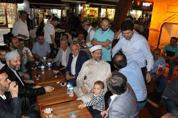 Diyanet İşleri Başkanı Sakarya’da Enderun Usulüyle son teravih namazını kıldırdı G2