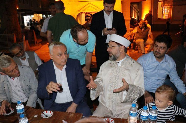 Diyanet İşleri Başkanı Sakarya’da Enderun Usulüyle son teravih namazını kıldırdı G3