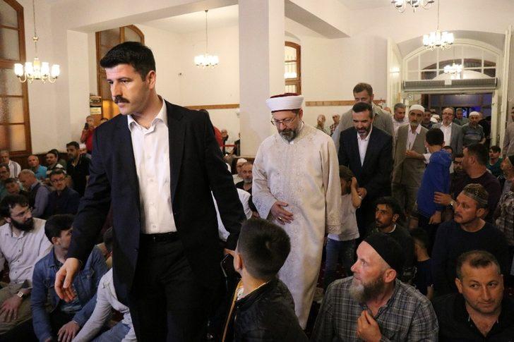 Diyanet İşleri Başkanı Sakarya’da Enderun Usulüyle son teravih namazını kıldırdı G5